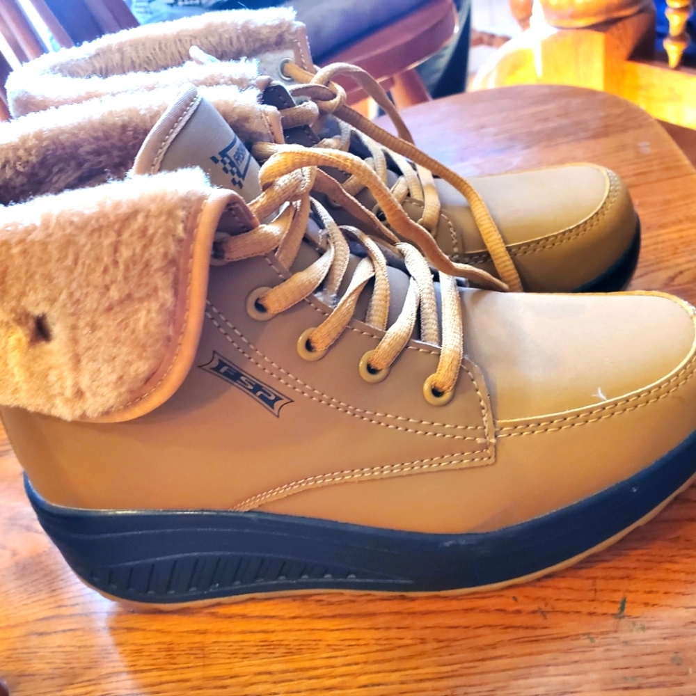 Girl shoes US 5 / 36cm  yellow/brown.